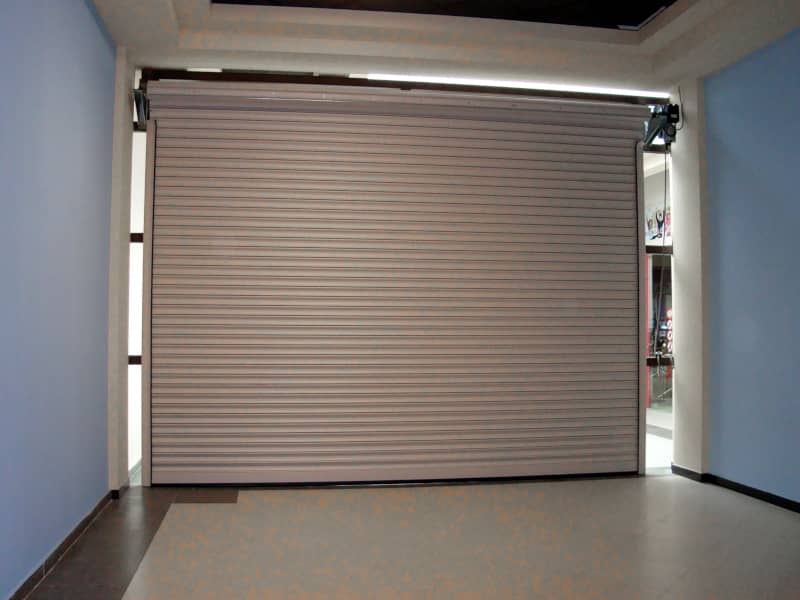 Роллетные ворота DoorHan в Череповце с установкой