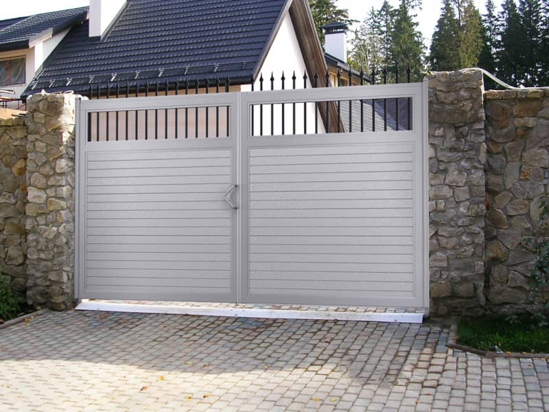 Уличные ворота DoorHan в Череповце с установкой